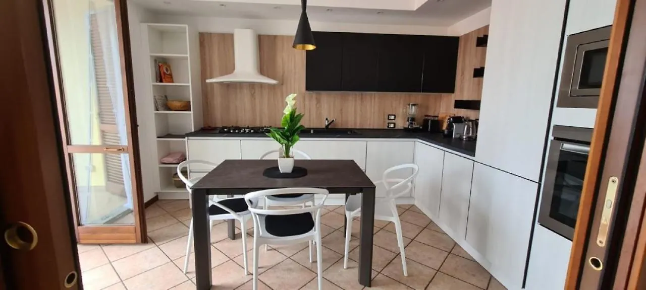 Apartment Casa Vacanza Monalba Sul Lago D'Iseo Predore