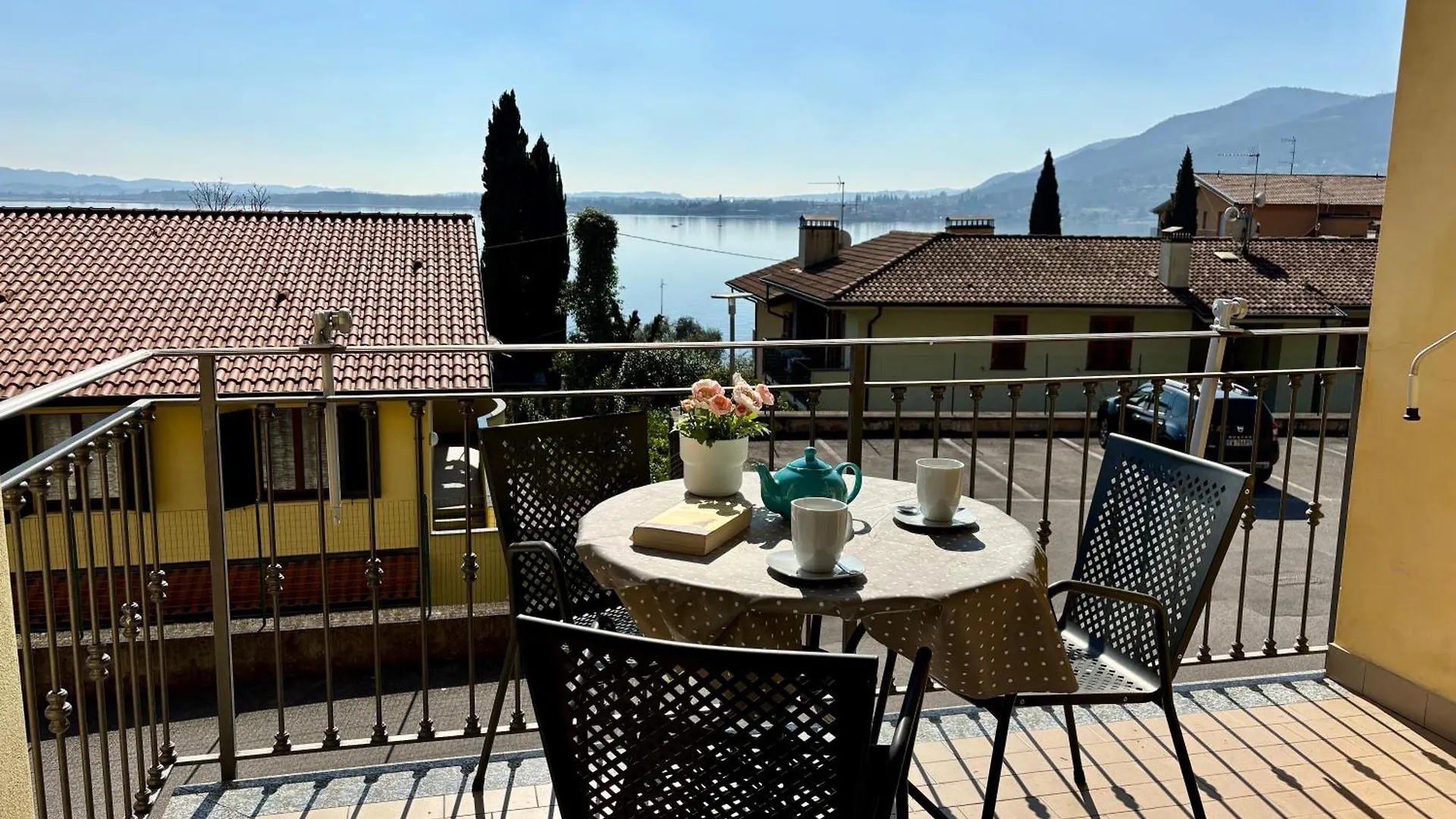 Apartment Casa Vacanza Monalba Sul Lago D'Iseo Predore Italy