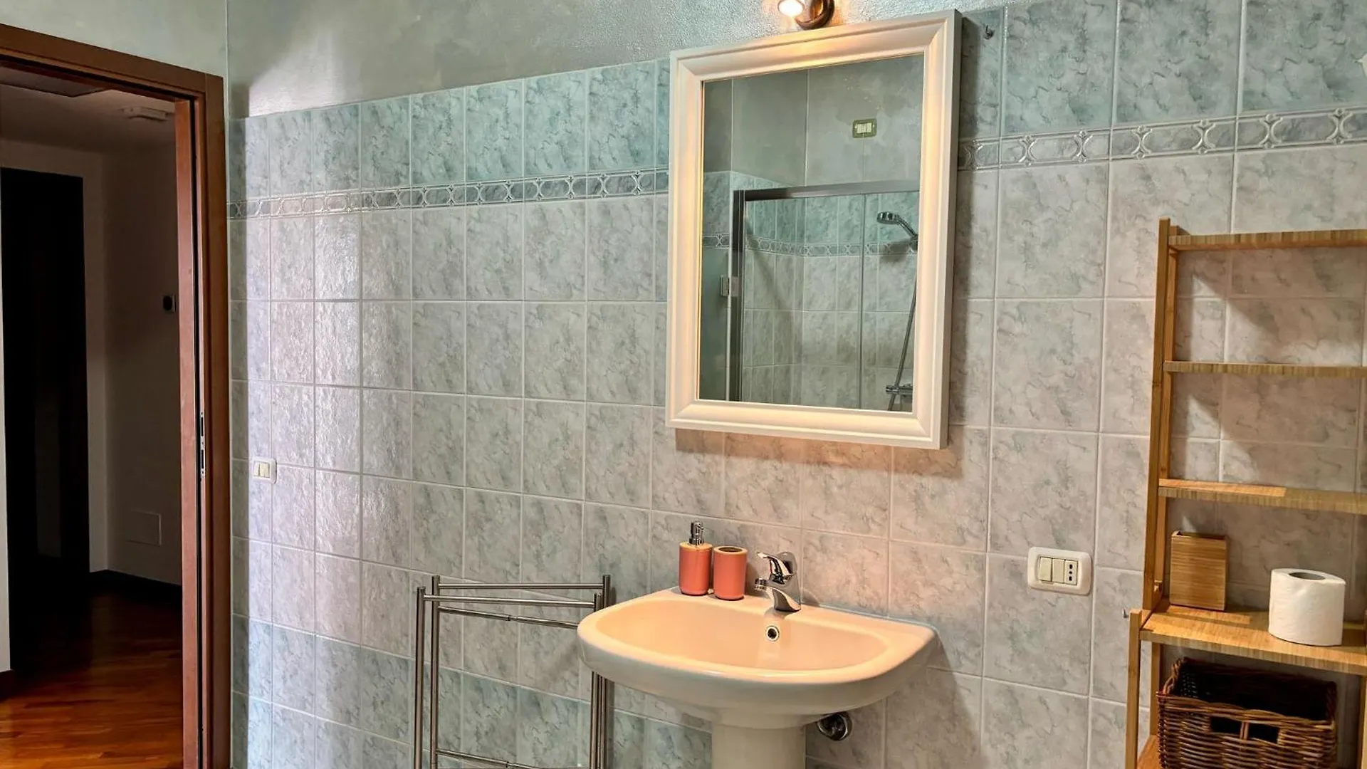 Apartment Casa Vacanza Monalba Sul Lago D'Iseo Predore Italy