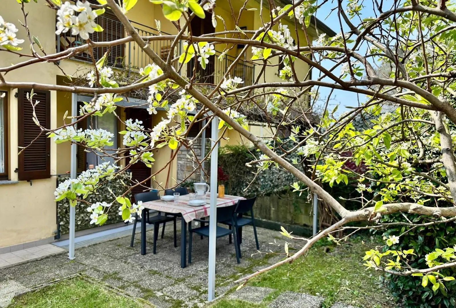 Casa Vacanza Monalba Sul Lago D'Iseo Predore Italy