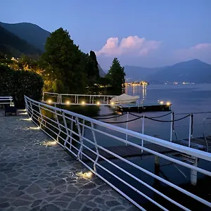 Anastasye Your Lakefront Vacation Holiday home